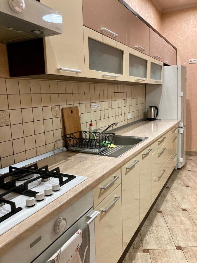 Large Apartment In The City Center Мукачеве Екстериор снимка