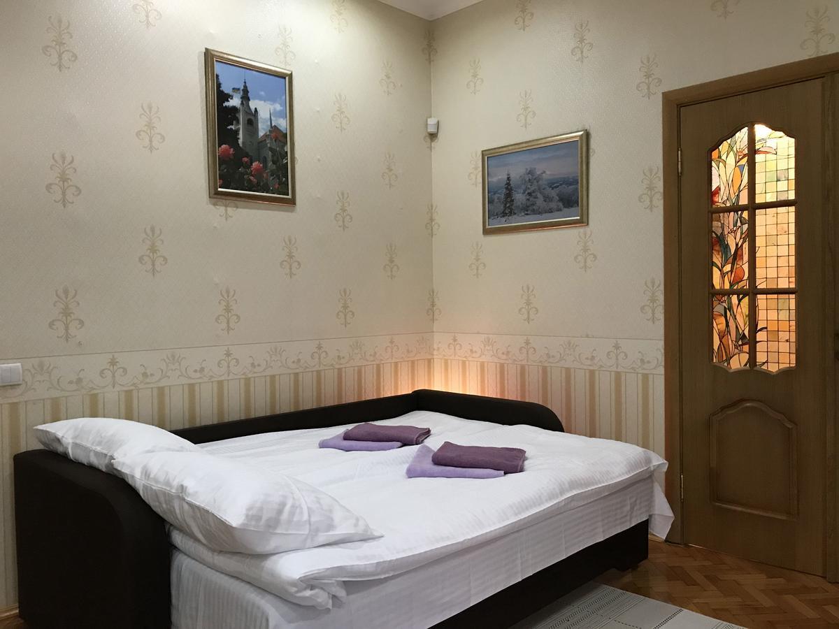 Large Apartment In The City Center Мукачеве Екстериор снимка