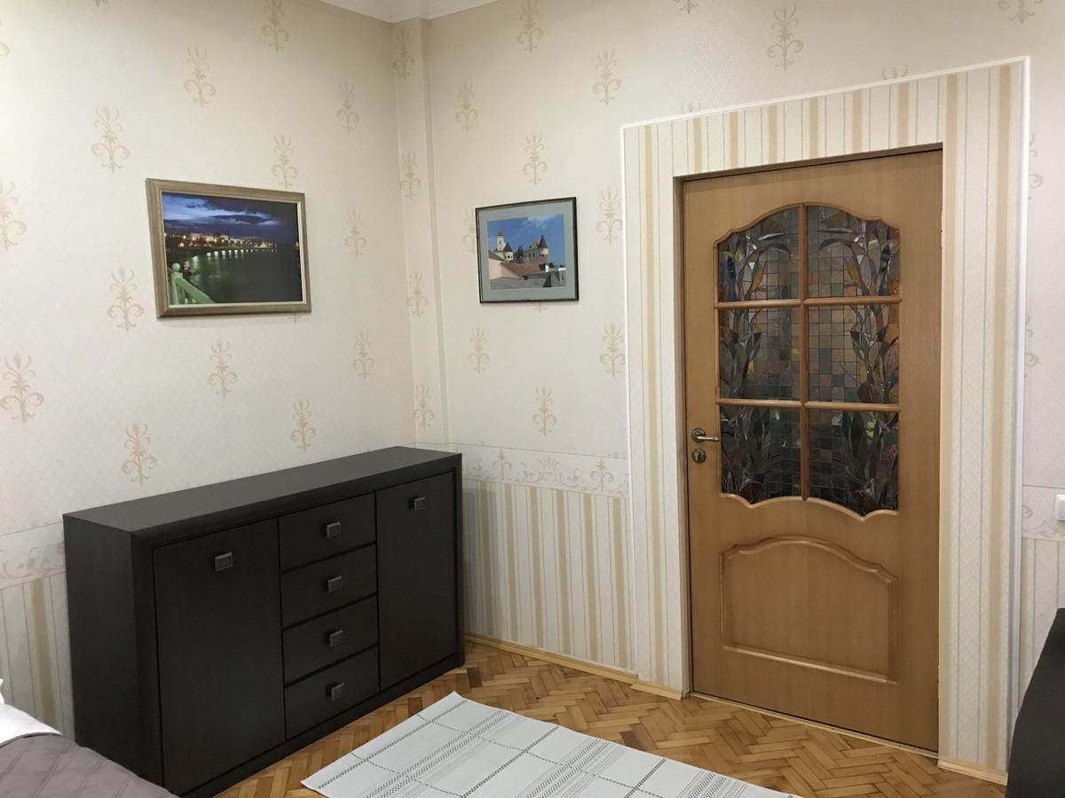 Large Apartment In The City Center Мукачеве Екстериор снимка
