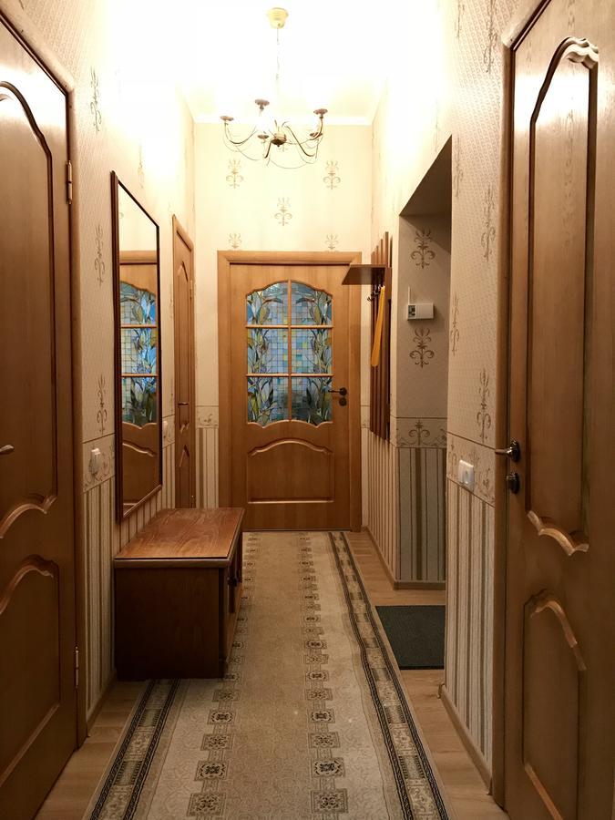 Large Apartment In The City Center Мукачеве Екстериор снимка